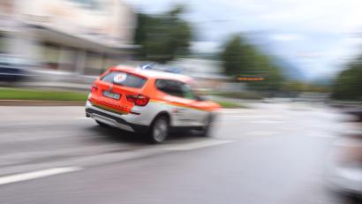 Bild: Karl-Josef Hildenbrand/dpa
Der Notarzt brachte die Seniorin noch ins Krankenhaus, wo sie jedoch am Dienstagabend starb. (Symbolbild)