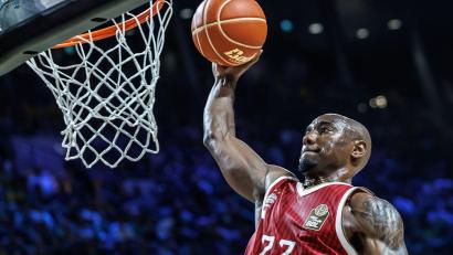 Bild: Andreas Gora/dpa
Verlässt die Bayern schon wieder: Basketball-Profi Isiaha Mike. (Archivbild)