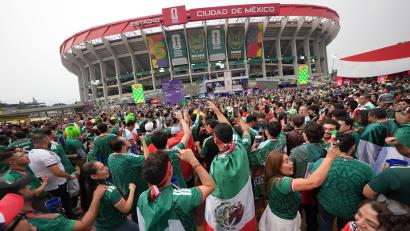 Bild: Ian Robles/eyepix via ZUMA Press Wire/dpa
Mexikanische Fans vor dem Aztekenstadion.