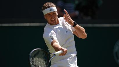 Bild: Maja Smiejkowska/AP/dpa
Alexander Zverev steht in Wimbledon in der dritten Runde.