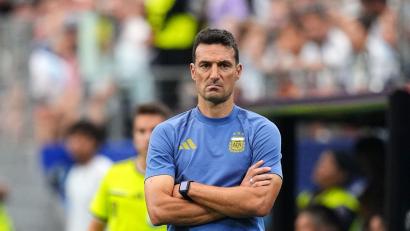 Bild: Julio Cortez/AP/dpa
Steht vor seinem 100. Spiel als Nationaltrainer Argentiniens: Weltmeister Lionel Scaloni.