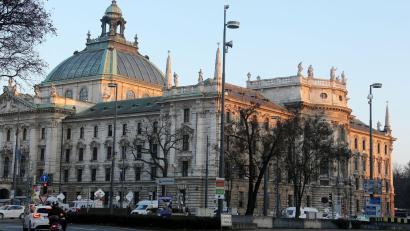 Symbolbild: Stephan Jansen/dpa
Das Justizministerium in München ist im Justizpalast untergebracht.