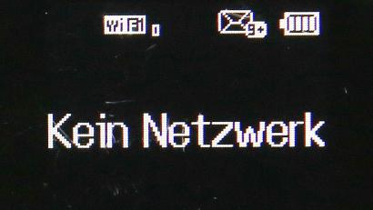 Symbolbild: Bodo Marks
Kein Netzwerk – so heißt es auf dem Display eines Routers. Im Gemeindegebiet der Stadt Erbendorf ist die Versorgung mit Internet und Telefon seit mehr als zwei Wochen beeinträchtigt.
