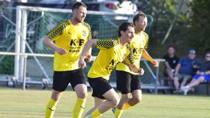 Bild: Hubert Ziegler
Der FC Amberg gewann sein Testspiel beim TSV Königstein mit 4:2.