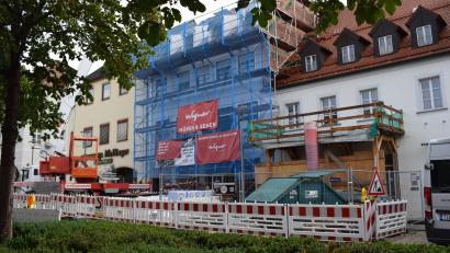Bild: szl
Das geschichtsträchtige Anwesen am Maximilianplatz 15 wird nach einigen Jahren Leerstand revitalisiert.