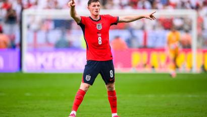 Bild: Tom Weller/dpa
Taktgeber im Mittelfeld: Elliot Anderson spielt künftig bei ManCity. (Archivbild)