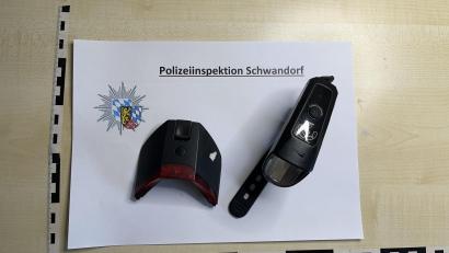 Bild: PI Schwandorf
Die vermutlich gestohlene Fahrradbeleuchtung.