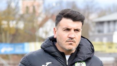 Bild: Rudolf Gebert
Mo Tamo, Trainer des SV Mitterteich, könnte sich auch Christian Streich als neuen Bundestrainer vorstellen.
