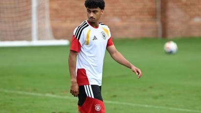 Bild: Federico Gambarini/dpa
Steht vor einem Wechsel zum FC Bayern: Nathaniel Brown. (Archivbild)