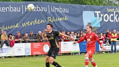 Archivbild: Rudi Gebert
Am ersten Spieltag der Kreisliga kommt es zur Neuauflage des Relegationsduells zwischen dem TSV Waldershof (rote Trikots) und dem FC Tirschenreuth.