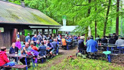 Bild: DAV Sektion Sulzbach-Rosenberg
Die Kirwa findet direkt im Hüttenumfeld und im Wald statt.