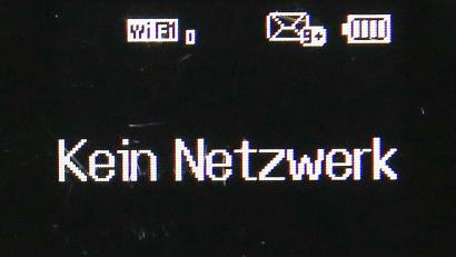 Symbolbild: Bodo Marks
Kein Netzwerk – so heißt es auf dem Display eines Routers. Im Gemeindegebiet der Stadt Erbendorf ist die Versorgung mit Internet und Telefon seit mehr als zwei Wochen beeinträchtigt.