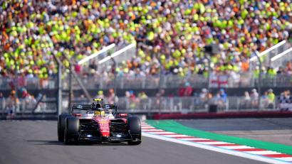 Bild: David Davies/PA Wire/dpa
Lewis Hamilton gibt in Silverstone den Ton an.