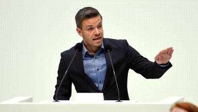 Bild: Holger Hollemann/dpa
Deniz Kurku erhält Rückendeckung von Ministerpräsident Olaf Lies. (Archivbild)
