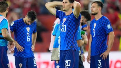 Bild: Mike Stewart/AP/dpa
Die kroatischen Spieler waren nach dem Aus fassungslos - auch wegen einer Schiri-Entscheidung.