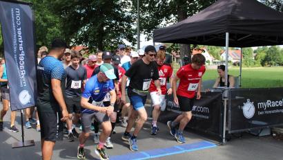 Archivbild: Hannah Weiß
Beim Waldershofer Stadtlauf 2025 ging es in der ersten Reihe eng zu.