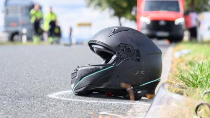 Bild: Julian Stratenschulte/dpa
Der Mann erlag noch am Unfallort seinen Verletzungen. (Symbolbild)
