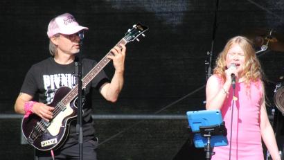 Bild: Konrad Rosner
Die Kids-Band "Planet of Rock" mit ihrer Lead-Sängerin Lucia (rechts).