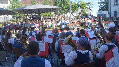 Bild: Ernst Frischholz
Die Jugendblaskapelle Parkstein feierte ihr 35-Jubiläum bei einem dreitägigen Fest.
