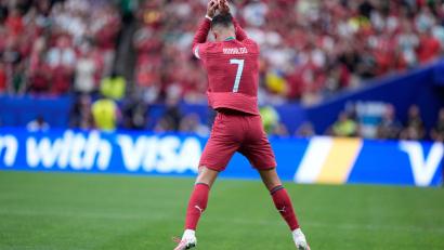 Bild: Ashley Landis/AP/dpa
Cristiano Ronaldo traf bei dieser WM bisher dreimal. (Archivbild)