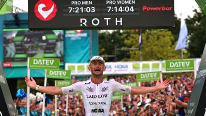 Bild: Daniel Karmann/dpa
Durfte sich in Roth erneut feiern lassen: der Franzose Sam Laidlow.