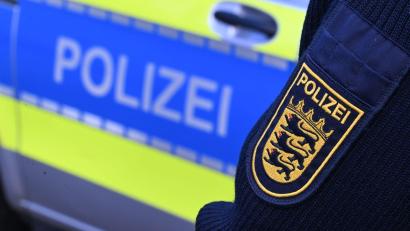 Symbolbild: Bernd Weißbrod/dpa
Ein betrunkener Mann attackierte auf dem Amberger Bergfest eine 17-Jährige Mitarbeiterin des Rettungsdienstes.