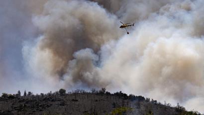 Bild: Matthieu Rondel/AFP/dpa
Dieser Brand brach in einem Gebirgsmassiv in der Nähe von Trévillach im Département Pyrénées-Orientales aus.