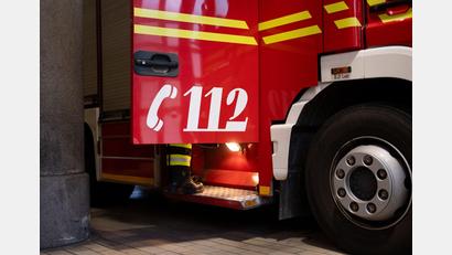 Bild: Niklas Treppner/dpa
Die Feuerwehr bringt die Flammen unter Kontrolle. (Symbolbild)
