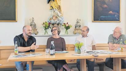 Bild: Veit Neumann
Die diskutierten über die Zukunft der Landwirtschaft (von links): David Kugler (Hutzelhof), Christine Reitinger (Vorsitzende katholische Landvolkbewegung), Ely Eibisch (Bauernverband) und Harald Staudinger (bäuerliche Familienberatung).