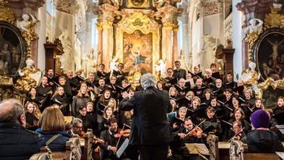 Bild: Anna Wild
Die Chorgemeinschaft St. Georg Pressath mit Instrumentalensemble gestaltet den Abschlusskonzert des 46. Speinsharttages.