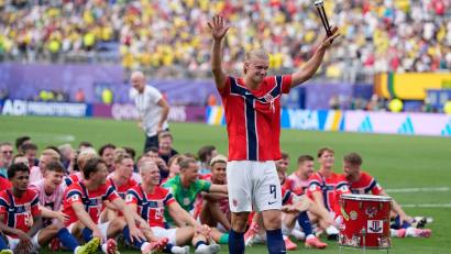 Bild: Frank Franklin II/AP/dpa
Matchwinner beim Sieg gegen Brasilien: Doppeltorschütze Erling Haaland.
