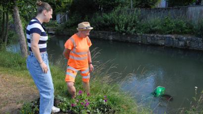 Bild: Josef Popp
Am Wochenende wurden in Schmidmühlen reihenweise von Kindern gestaltete und vom Markt und Kulturverein bepflanzte und gepflegte Blumenschubkarren in die Lauterach geworfen.