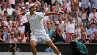 Bild: Kirsty Wigglesworth/AP/dpa
Der britische Tennisprofi Arthur Fery steht im Viertelfinale.