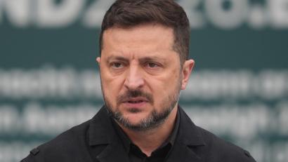 Bild: Niall Carson/PA Wire/dpa
Der ukrainische Präsident Selenskyj fordert weitere Hilfe bei der Flugabwehr gegen die russischen Raketen. (Archivbild)