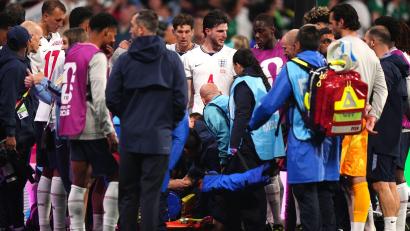 Bild: Bradley Collyer/PA Wire/dpa
Jordan Henderson hat sich nach dem Spiel wehgetan.