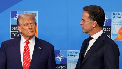 Bild: Geert Vanden Wijngaert/AP/dpa
Beim Gipfel in Den Haag 2025 gelang es Nato-Generalsekretär Mark Rutte, den US-Präsidenten bei Laune zu halten. Klappt das auch in diesem Jahr? (Archivbild)