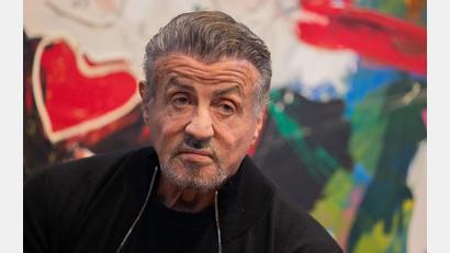Bild: Rolf Vennenbernd/dpa
Sylvester Stallone bringt mit 80 Jahren seine Memoiren heraus. (Archivbild)