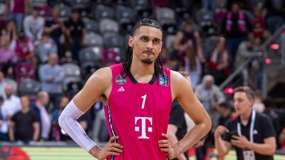 Bild: David Inderlied/dpa
Jonathan Bähre bekommt in Bamberg einen neuen Mitspieler.