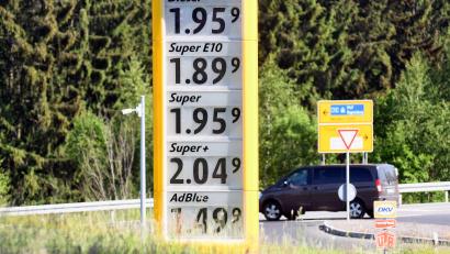 Symbolbild: Gabi Schönberger
Ein Autofahrer hat an einer Tankstelle in Alberndorf sein Essen bezahlt, die Rechnung für den getankten Kraftstoff jedoch ignoriert.