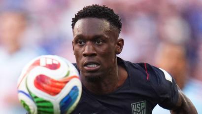 Bild: Manu Fernandez/AP/dpa
Durfte gegen Belgien trotz Roter Karte im Spiel zuvor ran: US-Stürmer Folarin Balogun.
