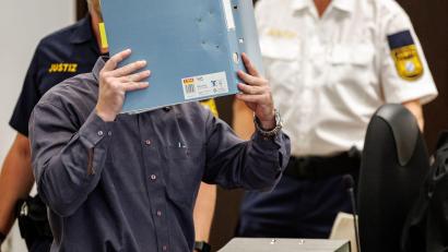 Bild: Daniel Karmann/dpa
Die Verdächtige sitzt seit Mai 2025 in Untersuchungshaft.