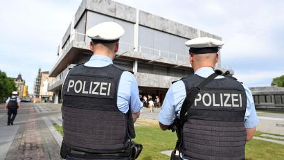 Bild: Uli Deck/dpa
Am Bundesverfassungsgericht geht es um Befugnisse der Polizei.