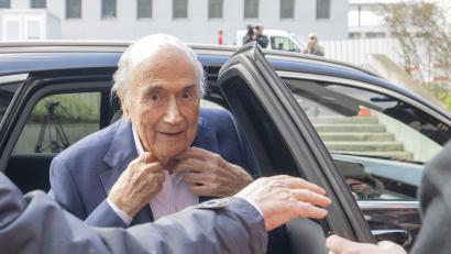 Bild: Urs Flueeler/KEYSTONE/dpa
Der frühere FIFA-Präsident Joseph Blatter hat die FIFA im Umgang mit dem Fall Folarin Balogun kritisiert. (Archivbild)