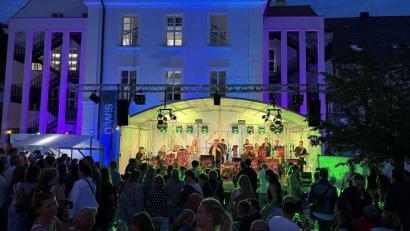 Bild: Markus Scharnagl
Eine tolle Stimmung herrschte am Samstag bei der Schlagerparty im Rathaushof.
