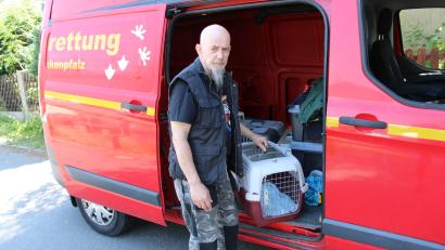 Bild: soj
Andreas Brucker hat zwar Spenden für eine neues Auto für seine Tierrettung erhalten, das Geld hat allerdings nicht gereicht. Also hat er sich das Auto selbst gekauft.