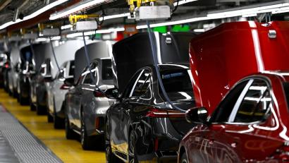 Bild: Sven Hoppe/dpa
Die Produktion der Autoindustrie zieht an.