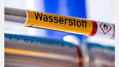 Bild: Jens Büttner/dpa-Zentralbild/dpa
Airbus und MTU wollen einen Wasserstoffantrieb für Flugzeuge entwickeln. (Symbolbild)