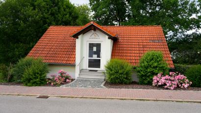 Bild: gac
Seit 25 Jahren ein vertrauter Anblick am Anfang der Carl-von-Ossietzky-Straße: das Gerätehaus der Siedlergemeinschaft Lerchenfeld.
