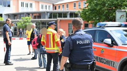 Bild: Lennart Preiss/dpa
Der Täter hat möglicherweise auch eine Schusswaffe bei sich gehabt.