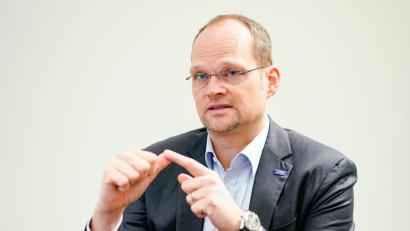 Bild: Uwe Anspach/dpa
BASF will den weltweit größten Standort laut Elvermann wieder in die Gewinnzone bringen. (Archivbild)
